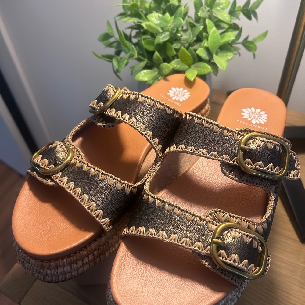 Yellowbox LIKE NEW Bronze and Tan Sandals with Brass Buckles